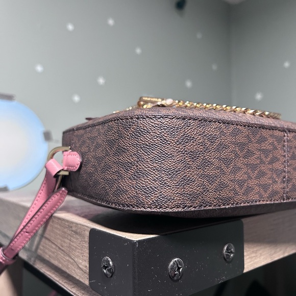 Michael Kors Jet Set with Zip Chain Crossbody - Picture 4 of 14